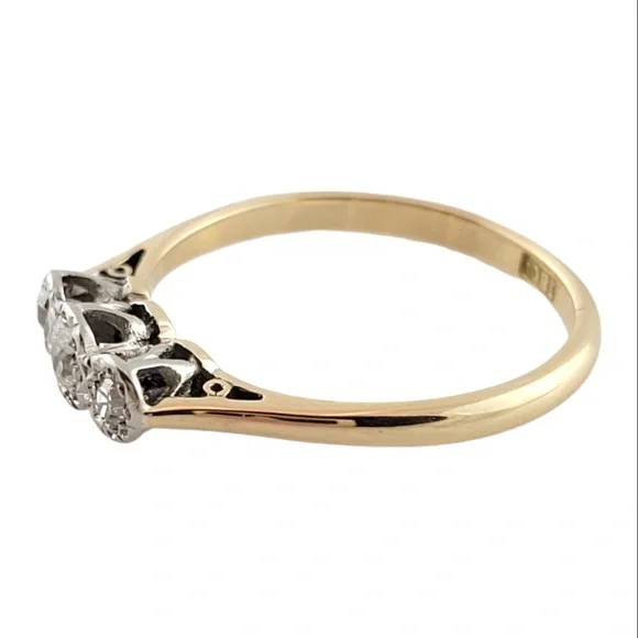 Vintage 18K Yellow Gold Diamond Ring Size 7.25 #15894